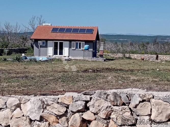 Poljoprivredno zemljište s bazenom i objetkom - 2