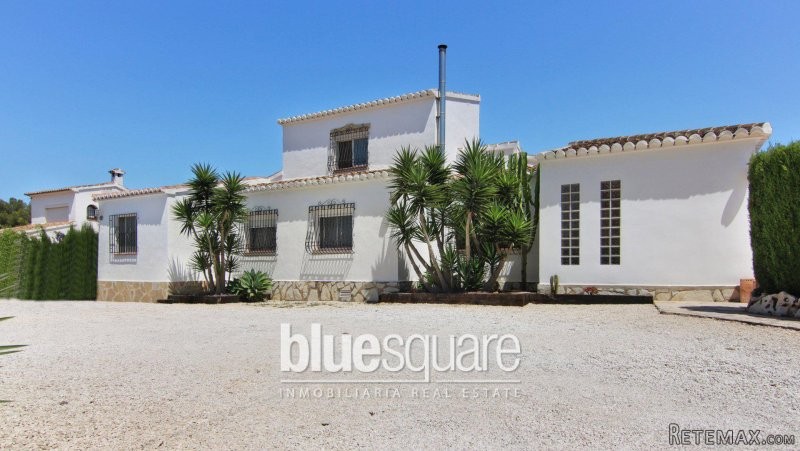 Fantastic 4 Bedroom 3 Bathroom Family..
