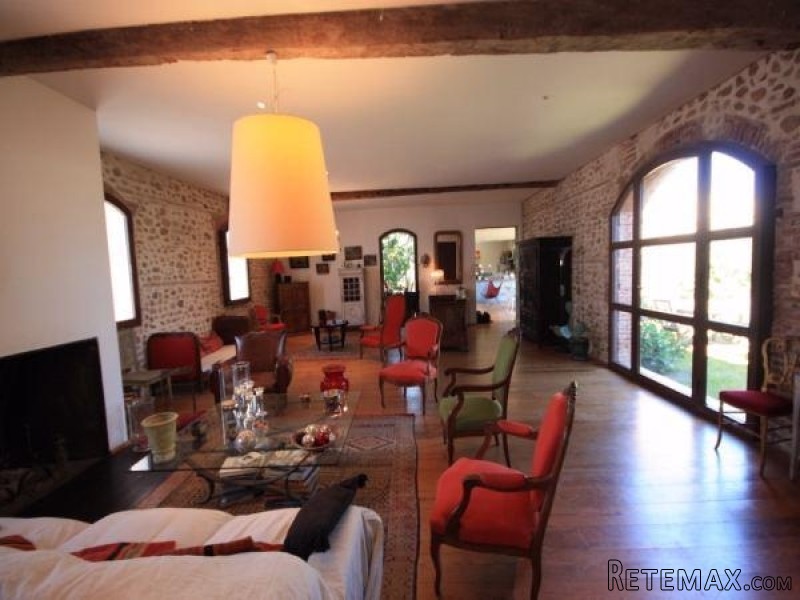 Full Of Character Property With Garden.. - 2