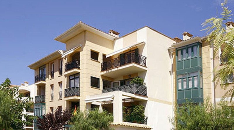 Spacious 3 bedroom apartment with views..