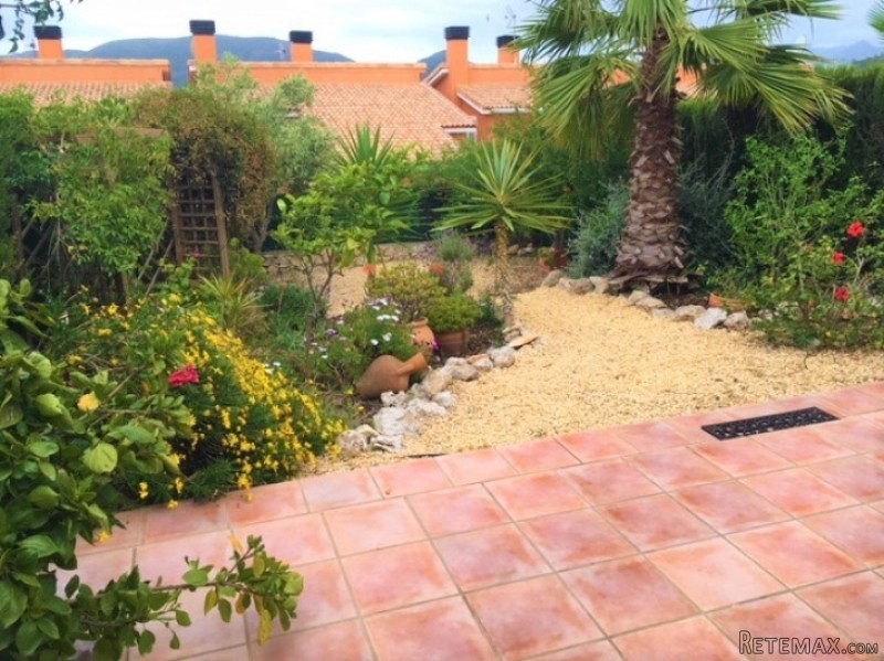 Bargain - 3 Bedroom Villa For Sale.. - 2