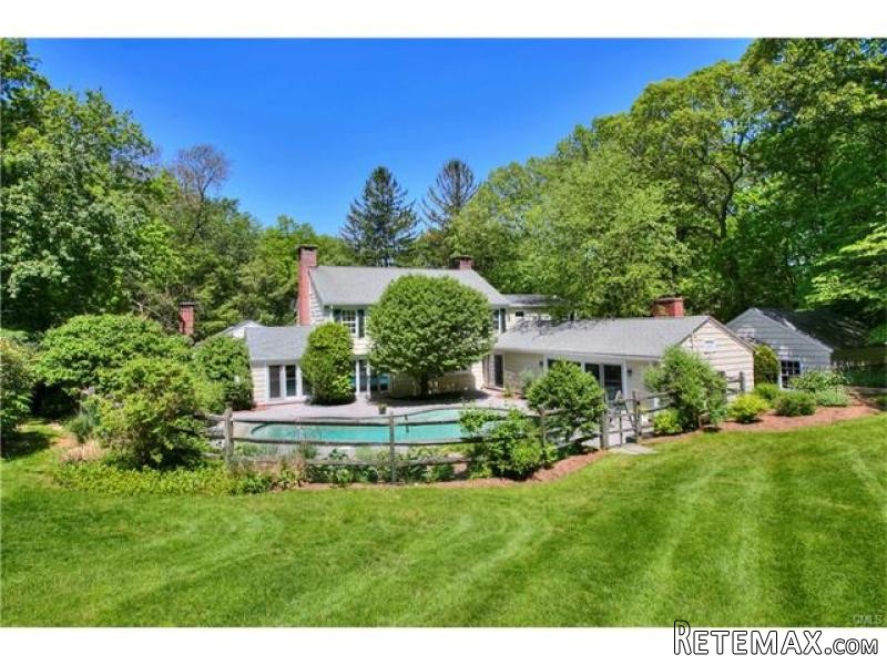 6 bedroom House For Sale: 14 CIRCLE.. - 2