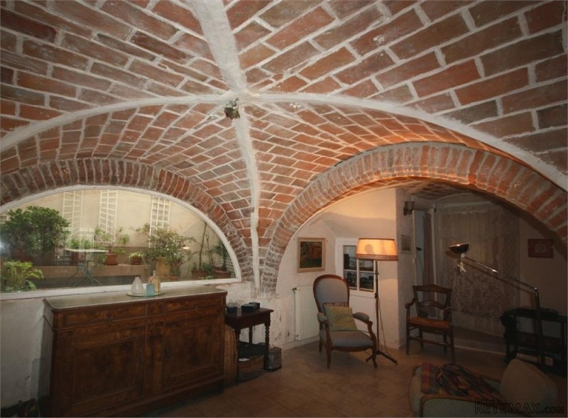 Beautiful Townhouse With Courtyard In..