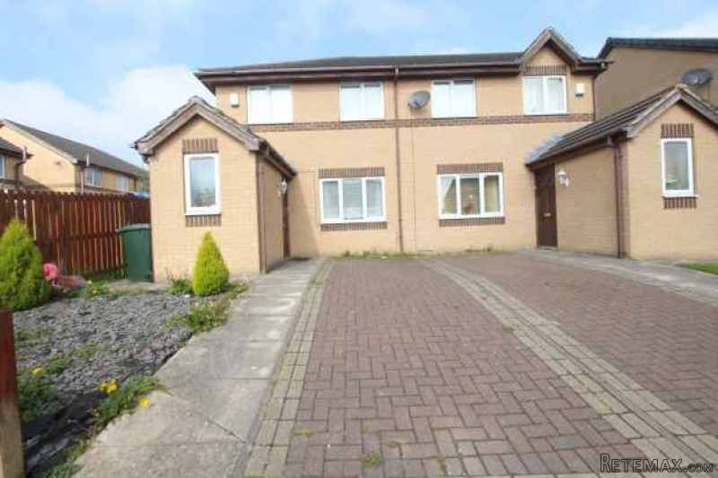 3 bedroom, Semi-detached House house..