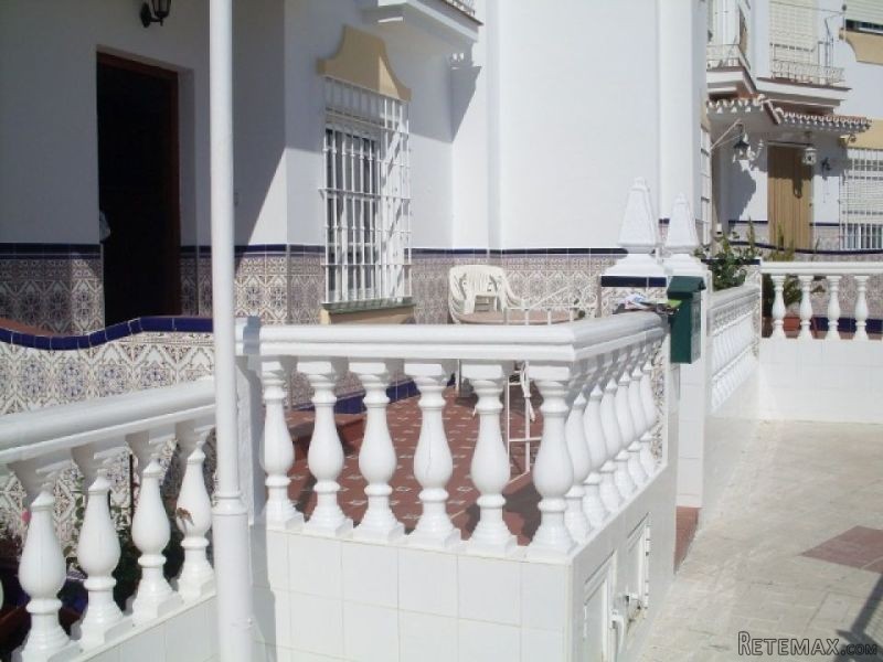 4 bedroom, 1 bathroom Townhouse, (build.. - 2