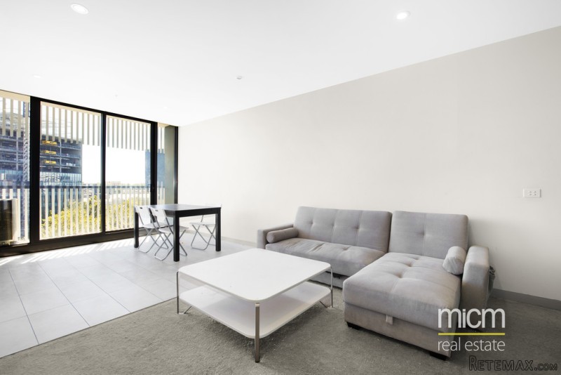 Modern Carlton Retreat a Short Walk to..