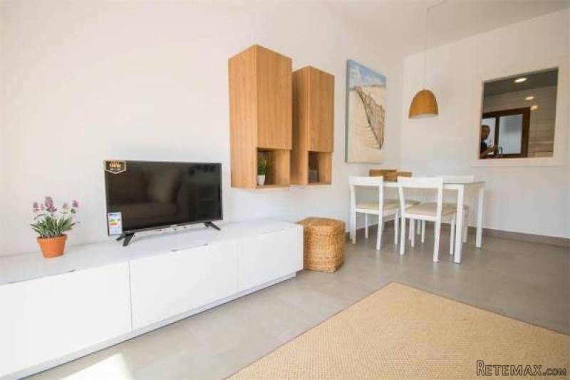 4 Bedroom 2 Bathroom Apartment In..
