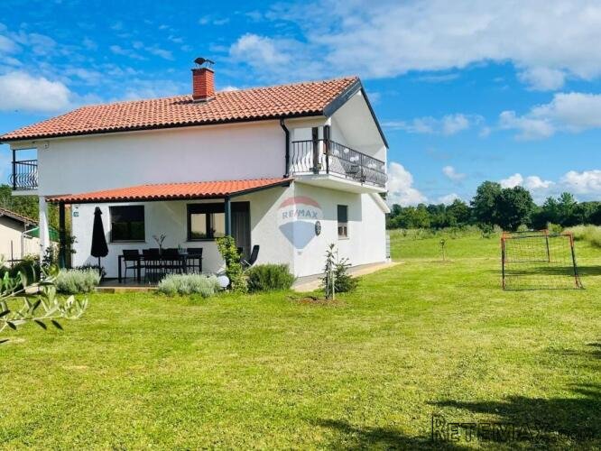 Istra,Loborika-kuća sa velikom okućnicom i garažom - 2