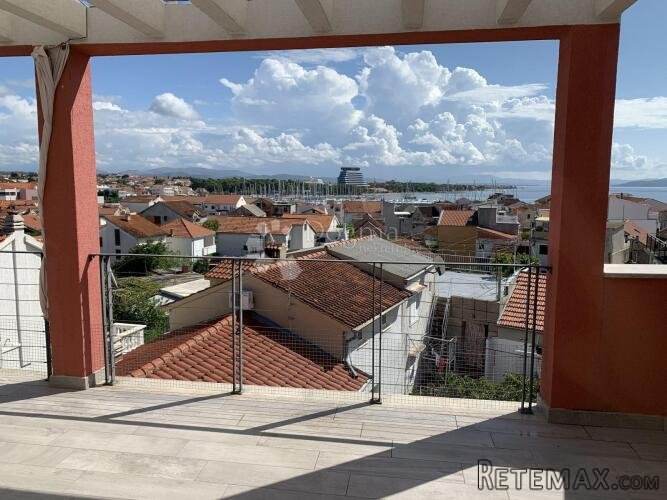 Kuća u centru Vodica s prekrasnim pogledom - 2