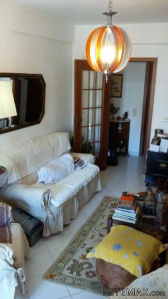 3 Bedrooms Flat For Sale - Faro