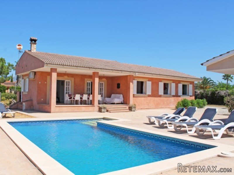 Single Family Home With Guest House In..