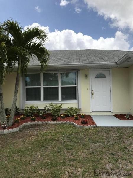 474 Ne Donita Ct, Port Saint Lucie, FL.. - 2