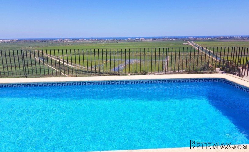 Sea view villa located on a Plot of 509 m2 in Monte Pego...