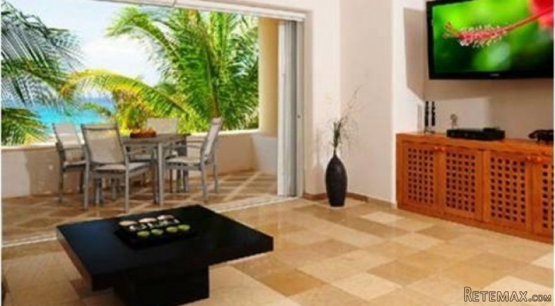 Costa Brava Ocean Front Condo in Puerto..