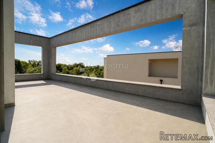 PENTHOUSE NA 2.KATU MODERNE NOVOGRADNJE BLIZU MORA! - 2