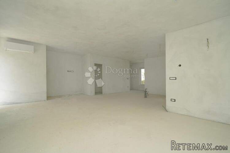 PENTHOUSE NA 2.KATU MODERNE NOVOGRADNJE BLIZU MORA! - 3