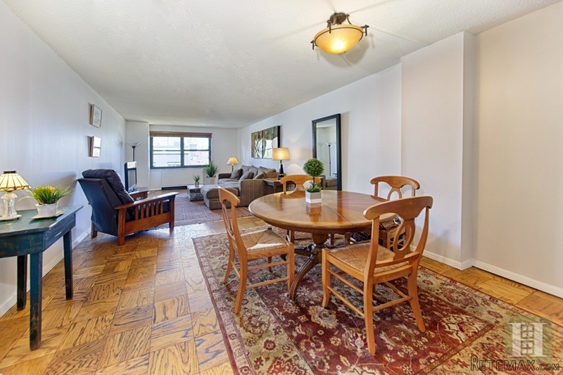 1 bedroom Apartment For Sale: 200 EAST..