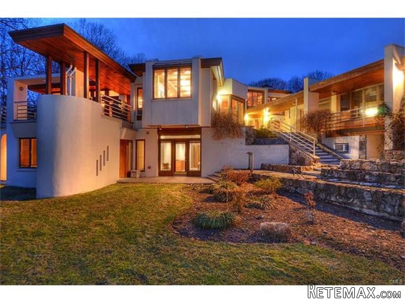 4 bedroom House For Sale: 269 DAN'S..