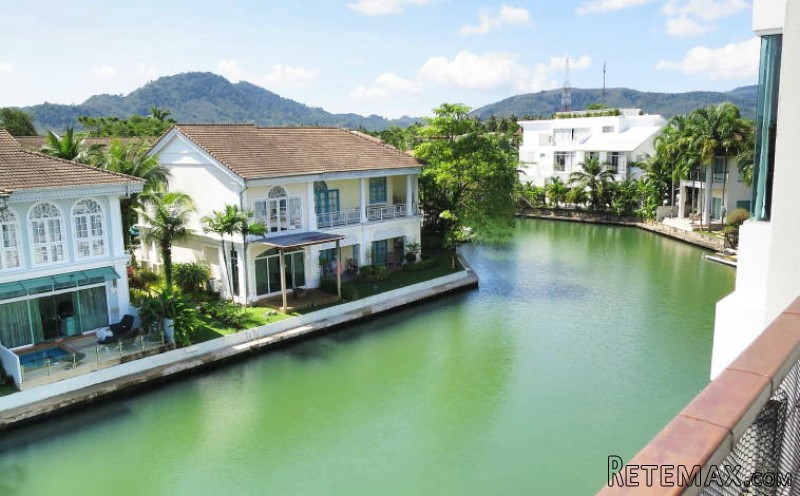 A Modern Waterfont 3 Bedroom Townhome.. - 2