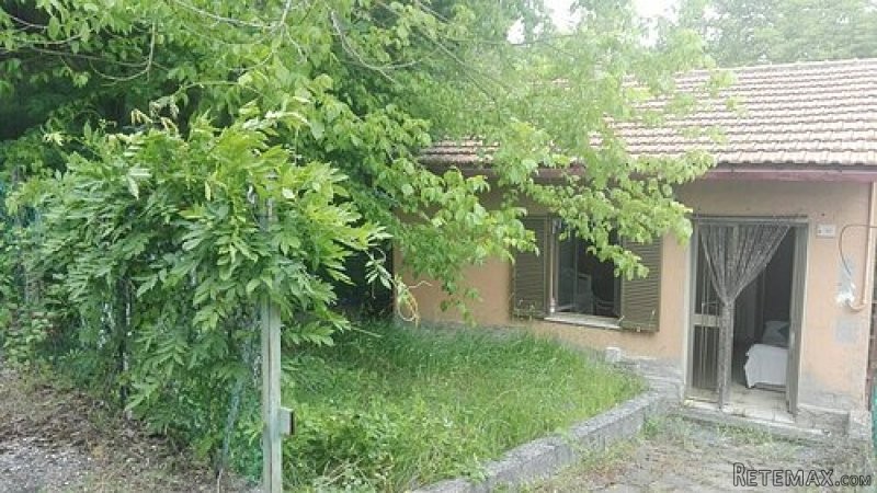 Detached Cottage With Large Garden..