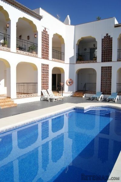 3 bedroom, 2 bathroom Apartment, (build..