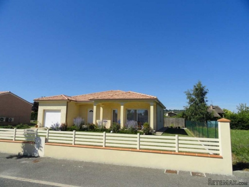 Pretty Detached House on Nice Plot