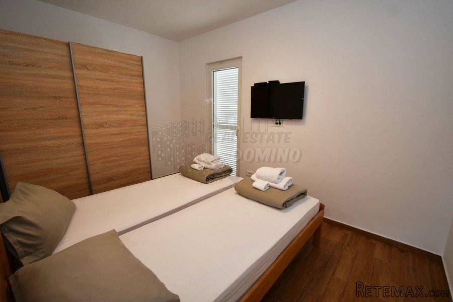 Lijepi apartman sa pogledom na more i bazenom! - 9