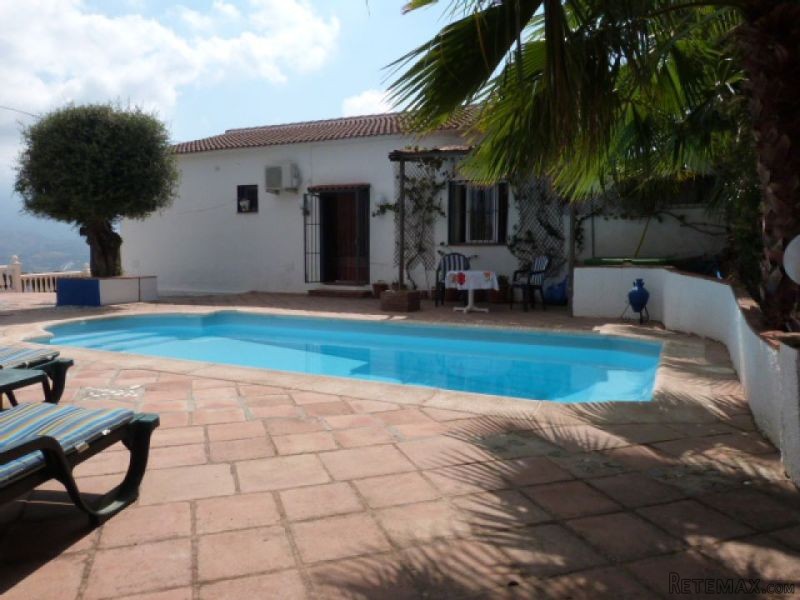 3 bedroom, 2 bathroom Villa, (build 100..