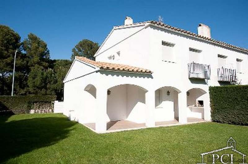 Semi detached house near to the beach.