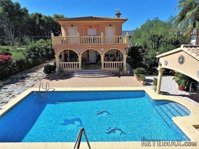 Villa in Denia within walking distance of the town centren..