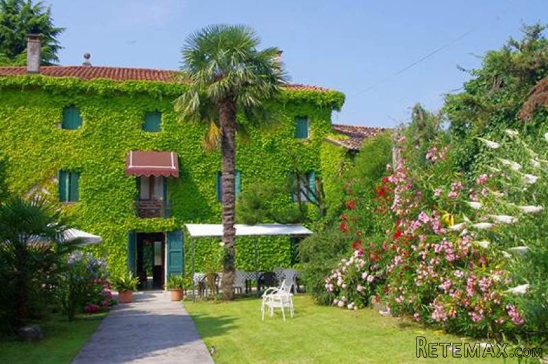 17th CENTURY COLONIAL HOME TRANSFORMED.. - 2