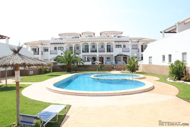2 Bedrooms - Villa - Alicante - For Sale