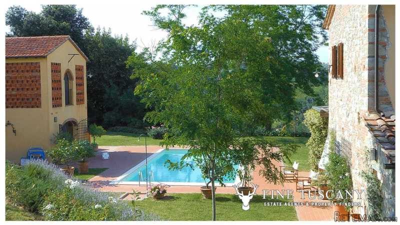 Detached House with Annexe and Swimming..
