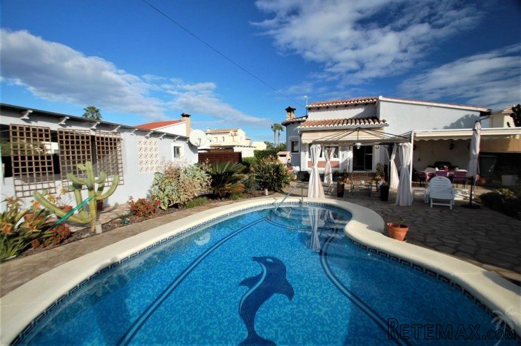 This detached villa of 110 m2 is located in a nice area of.. - 2