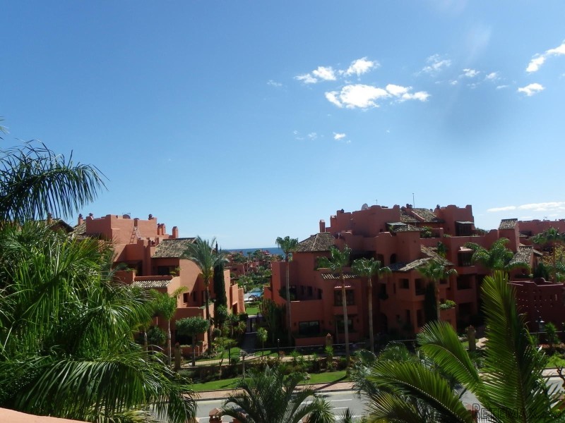 3 Bedroom Middle Floor Apartment