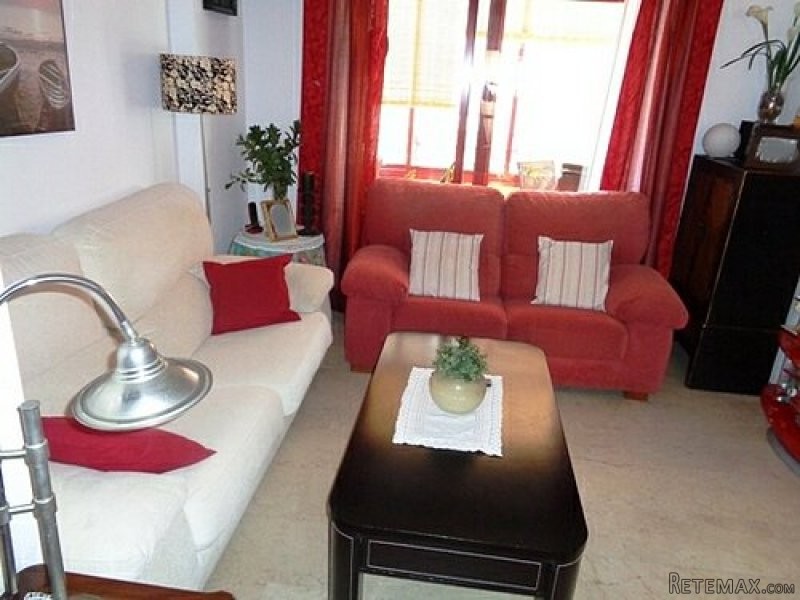 3 BED APARTMENT BY THE BEACH - 2