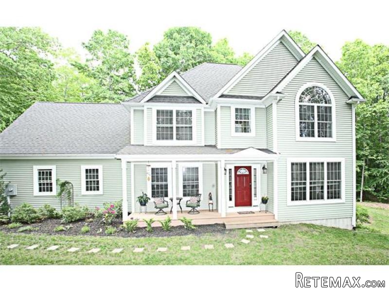 4 Bedrooms - Colonial - CT - For Sale