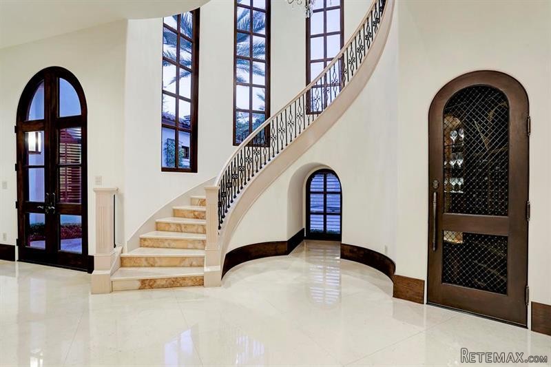 5 bedroom House For Sale: 3465.. - 2