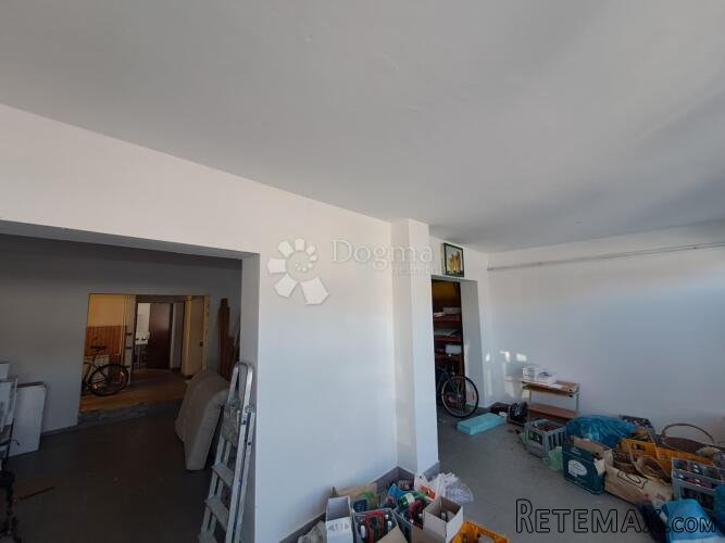 Poslovni prostor 96m2 u Sesvetama