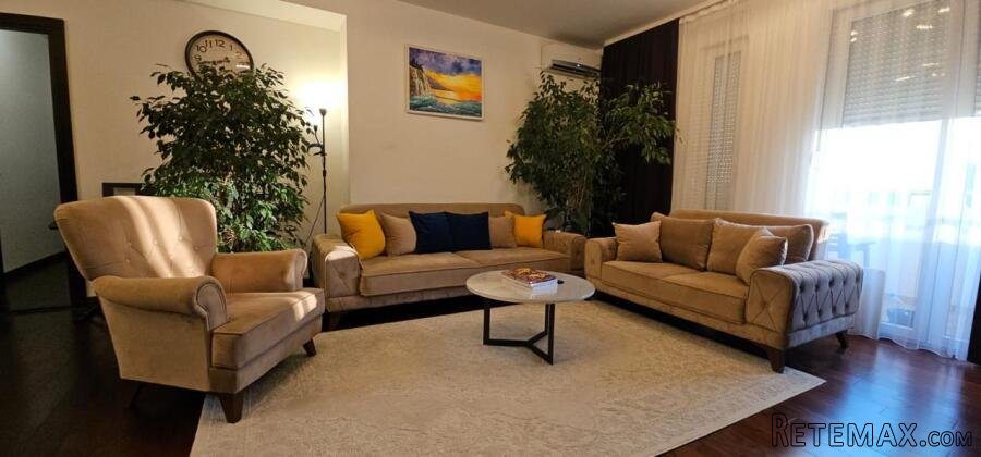 Trosoban stan, Bar, 151m2, 340.000Eur