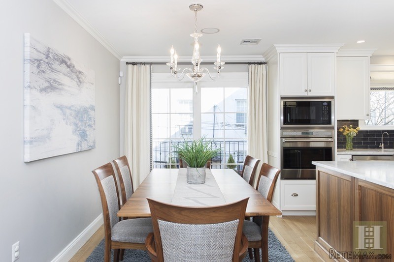 3 bedroom House For Sale: 819.. - 2