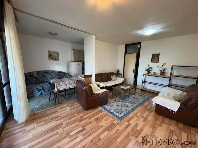 Trosoban stan, Bar, 220.000Eur