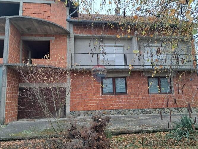 Orahovica, kuća 198 m2 + okućnica 5017 m2 - 2