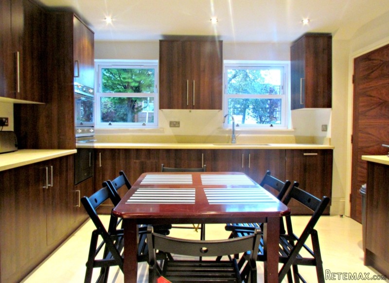 Single with single bed near Ealing.. - 2