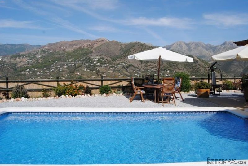 Villa for Sale in Competa, Competa..