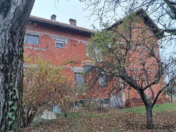 Orahovica, kuća 198 m2 + okućnica 5017 m2 - 3