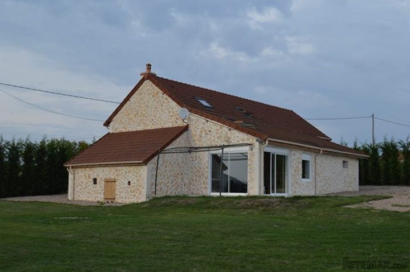 3 Bedrooms - House - Bourgogne - For..
