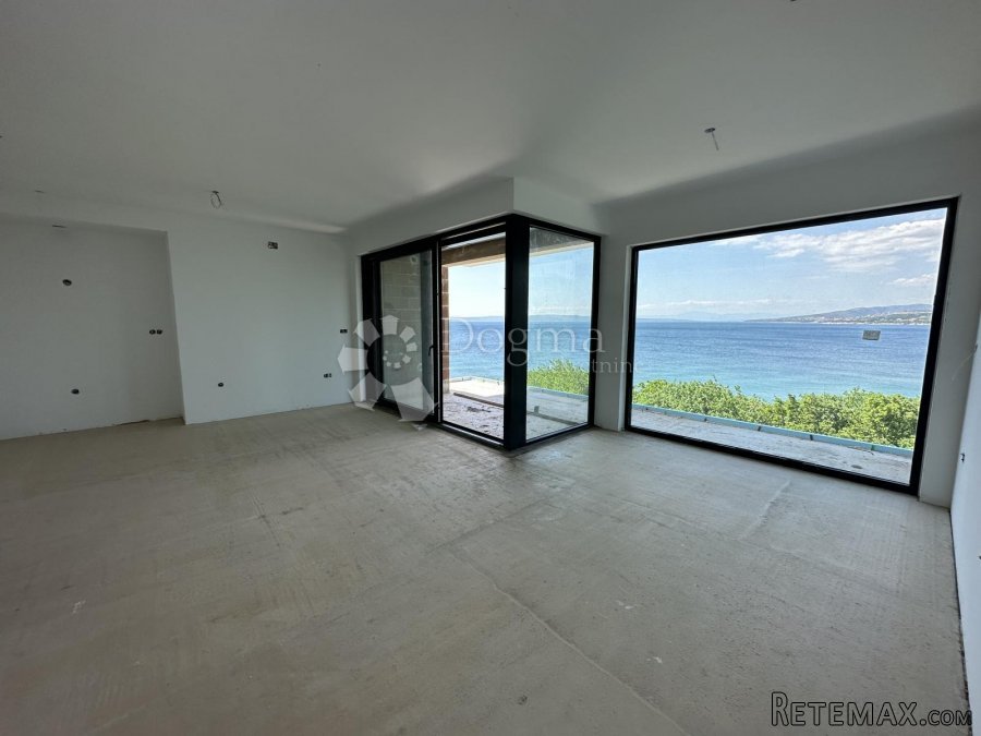 Penthouse 1.RED DO MORA