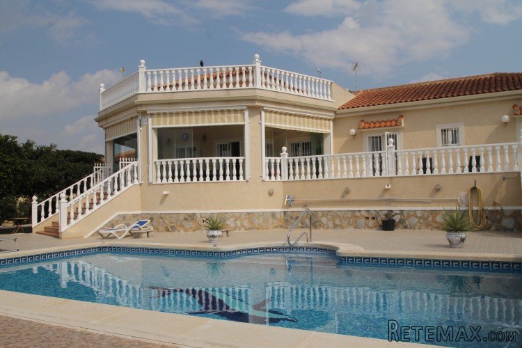 This fantastic sunny villa is located in a luxury villa..