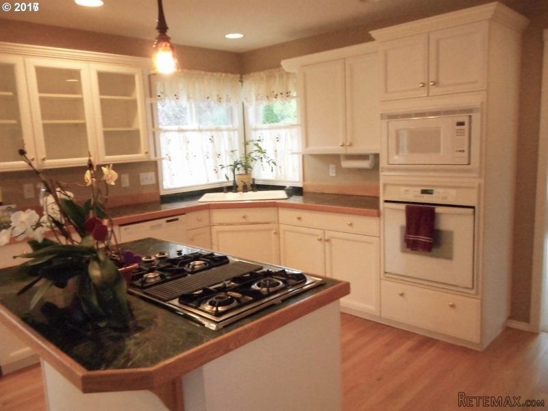 1240 E PIONEER LOOP, La Center.. - 2